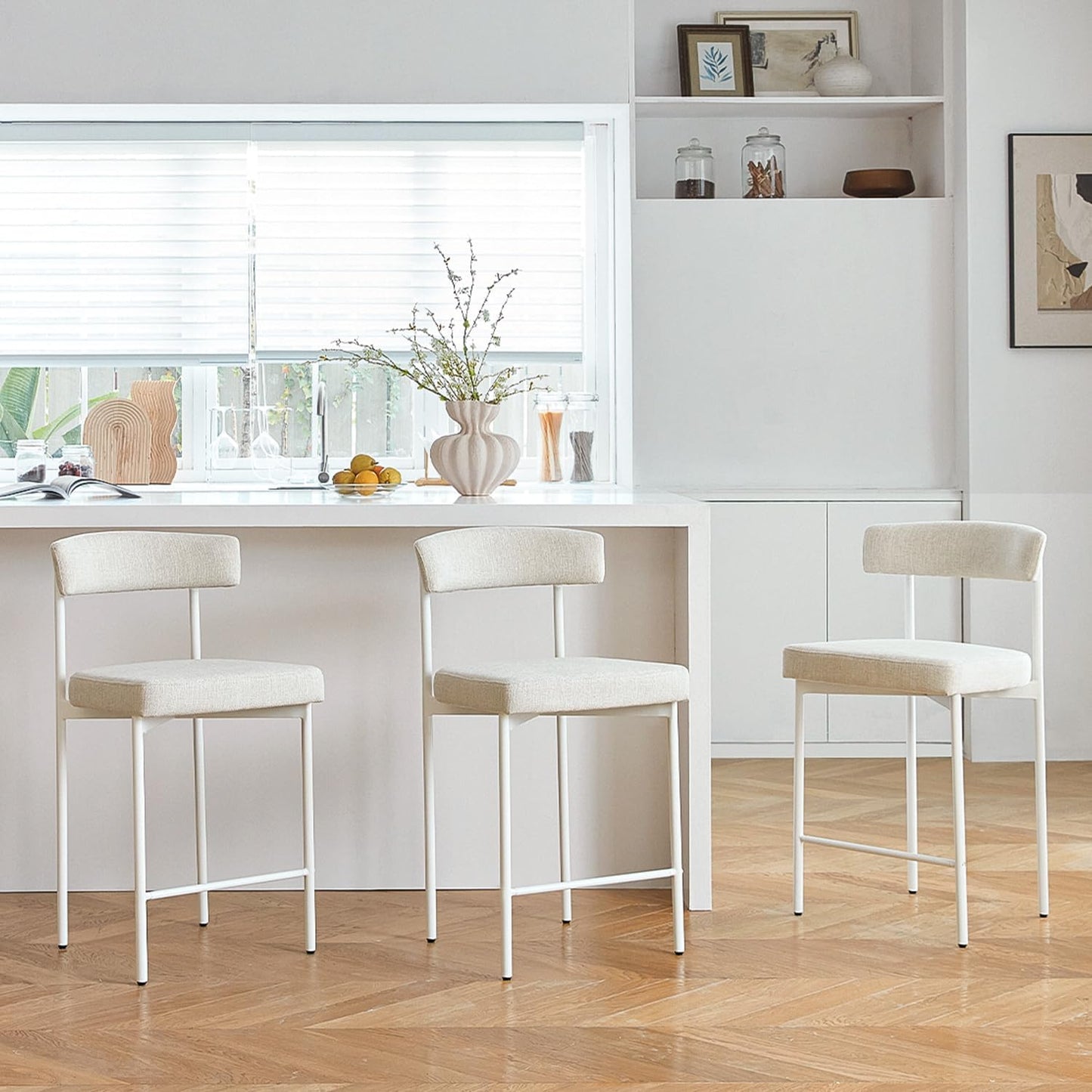 Brown Modern Bar Stools Set of 2, 24 Inch Faux Leather Counter Stools with Curved Backrest, Counter Height Bar Stool for Kitchen Island