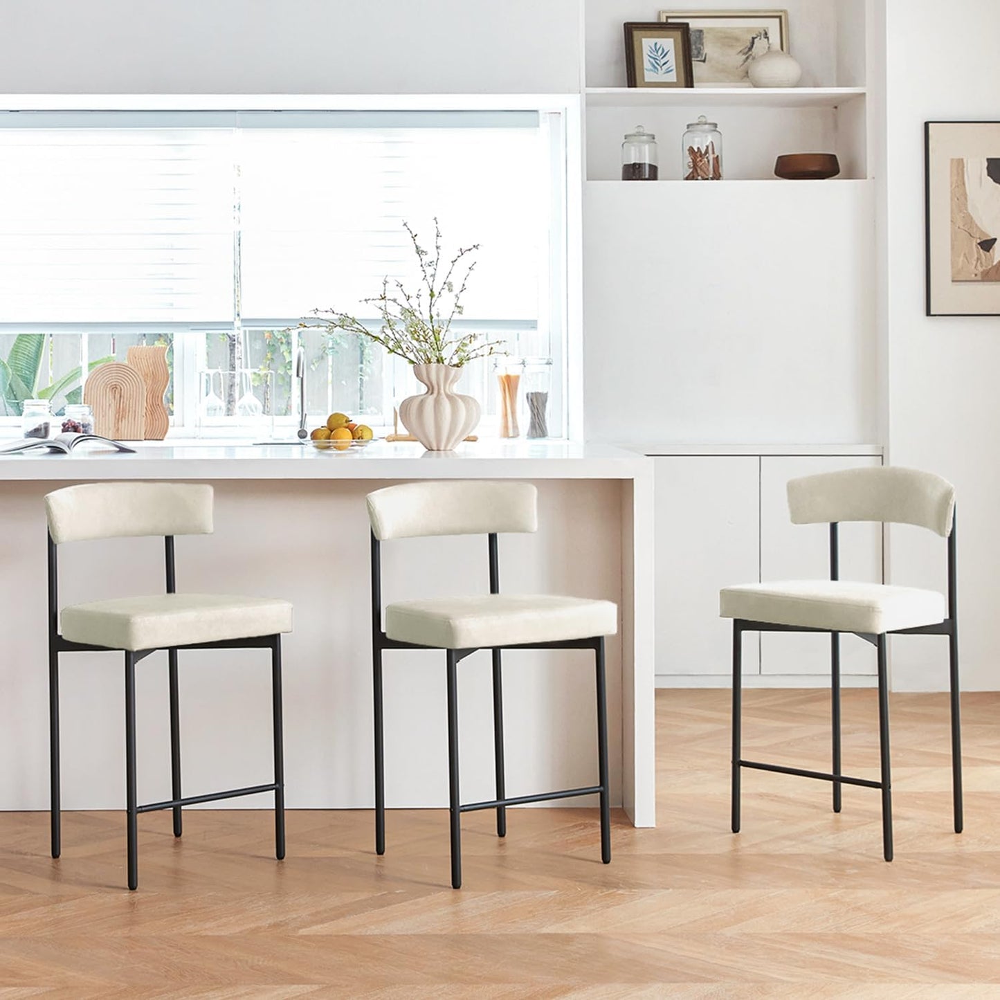 Brown Modern Bar Stools Set of 2, 24 Inch Faux Leather Counter Stools with Curved Backrest, Counter Height Bar Stool for Kitchen Island